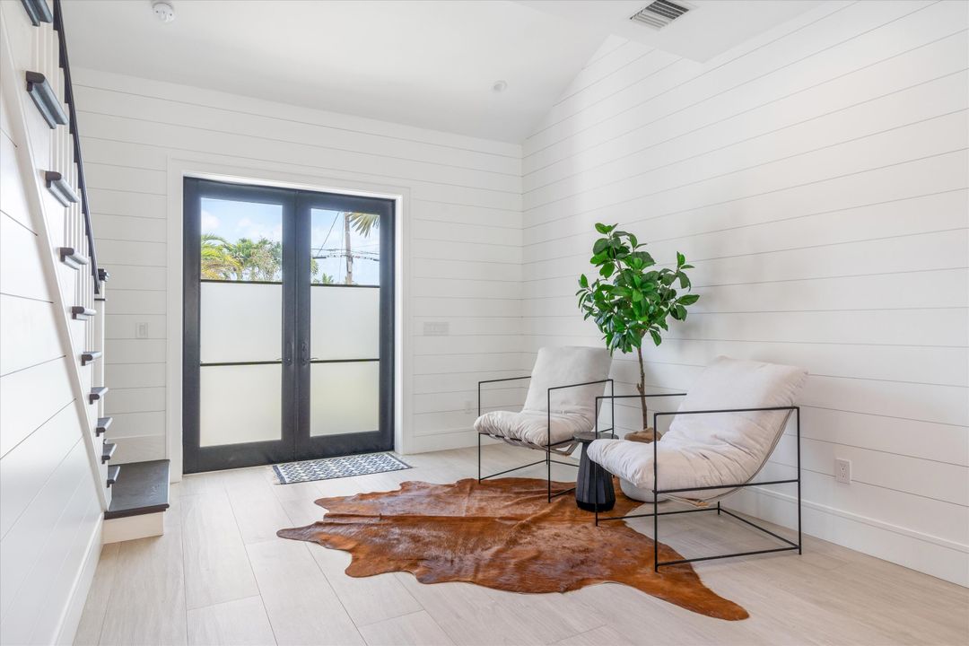 Active With Contract: $2,195,000 (4 beds, 2 baths, 2571 Square Feet)