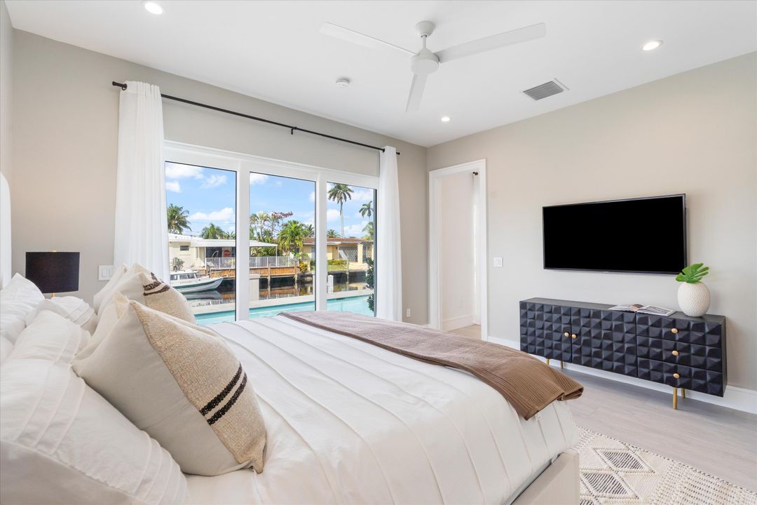 Active With Contract: $2,195,000 (4 beds, 2 baths, 2571 Square Feet)