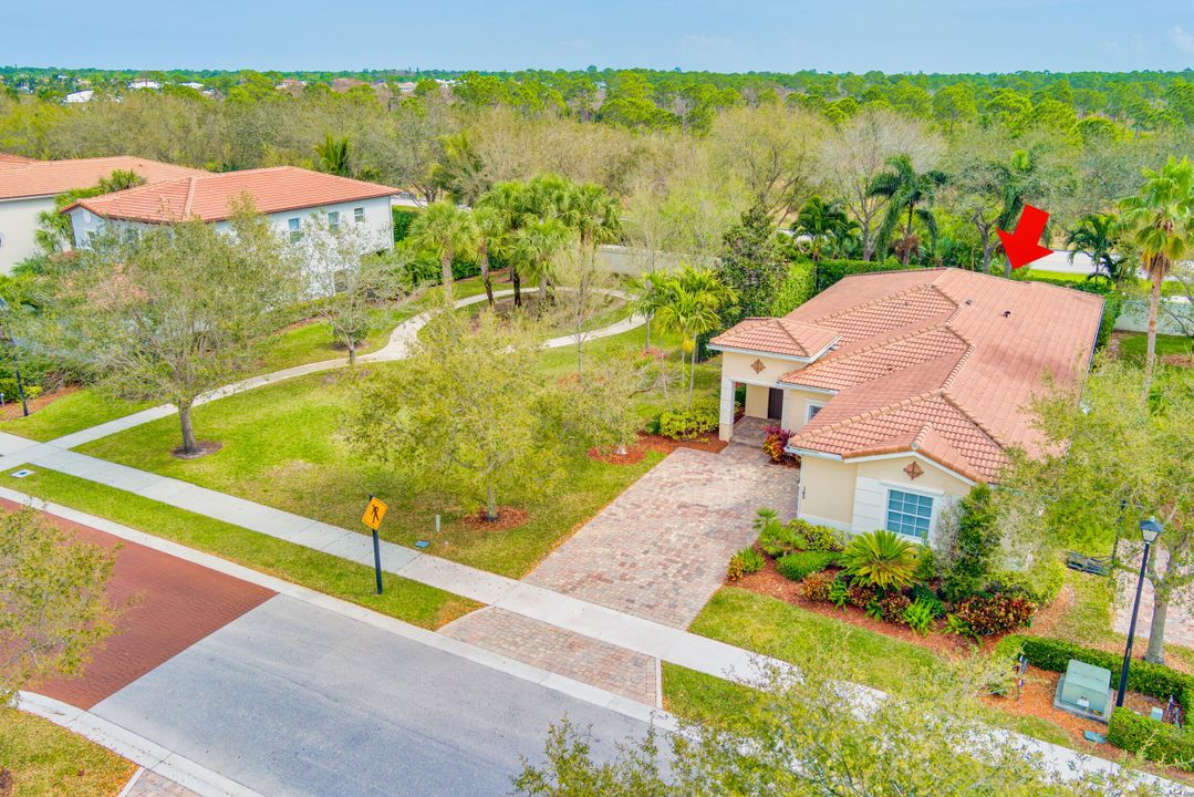 Active With Contract: $820,000 (4 beds, 2 baths, 2334 Square Feet)