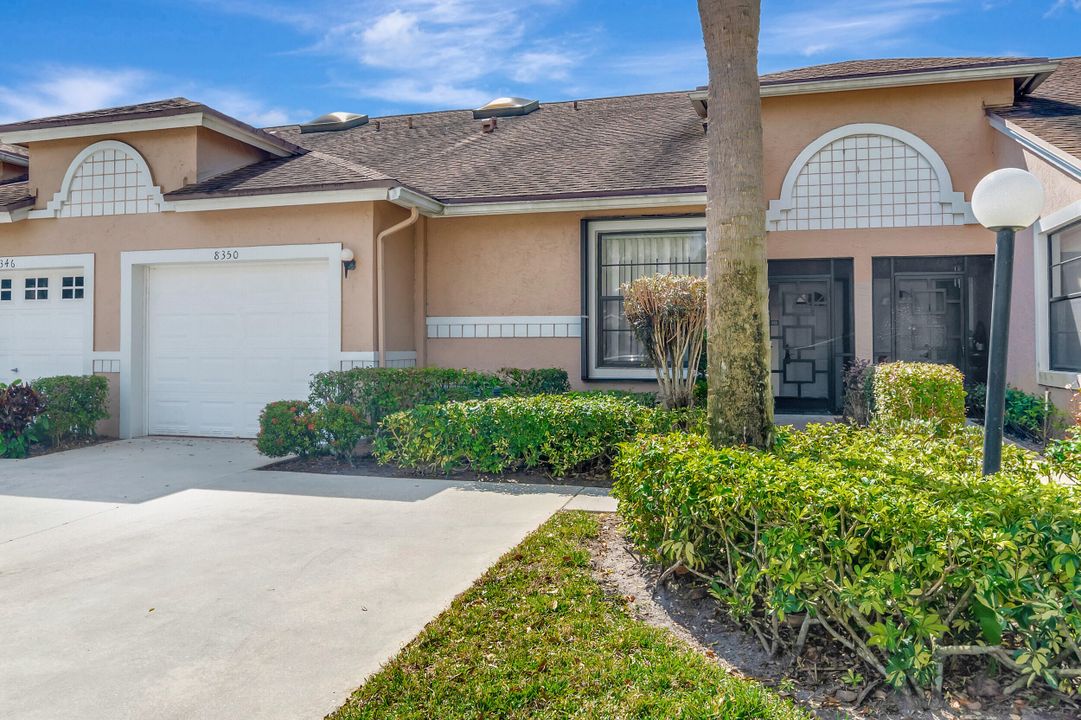 Recently Sold: $345,000 (2 beds, 2 baths, 1423 Square Feet)