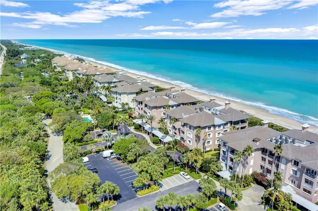 Active With Contract: $1,995,000 (3 beds, 3 baths, 2236 Square Feet)