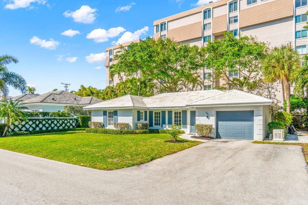 Recently Sold: $2,495,000 (2 beds, 2 baths, 1342 Square Feet)