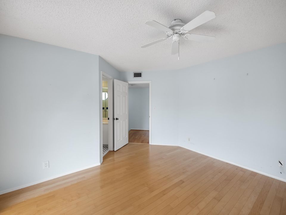 Active With Contract: $429,000 (2 beds, 2 baths, 1250 Square Feet)