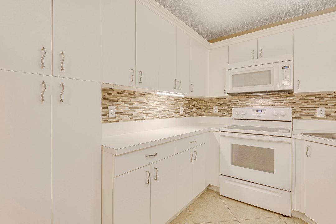 For Sale: $274,900 (3 beds, 2 baths, 1468 Square Feet)