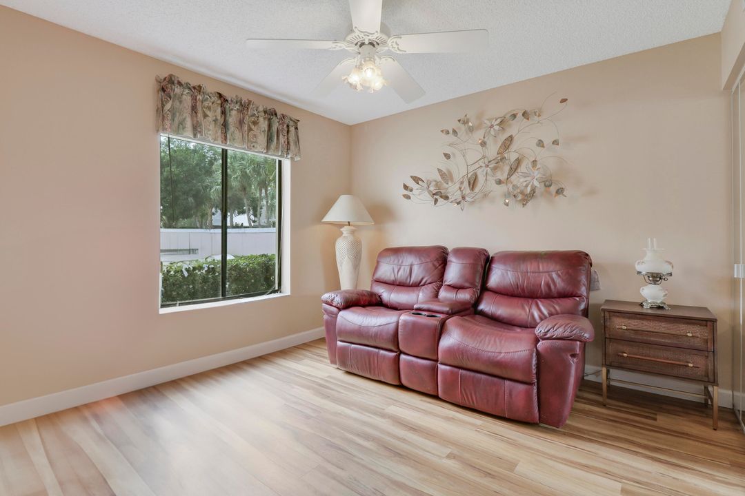 For Sale: $274,900 (3 beds, 2 baths, 1468 Square Feet)