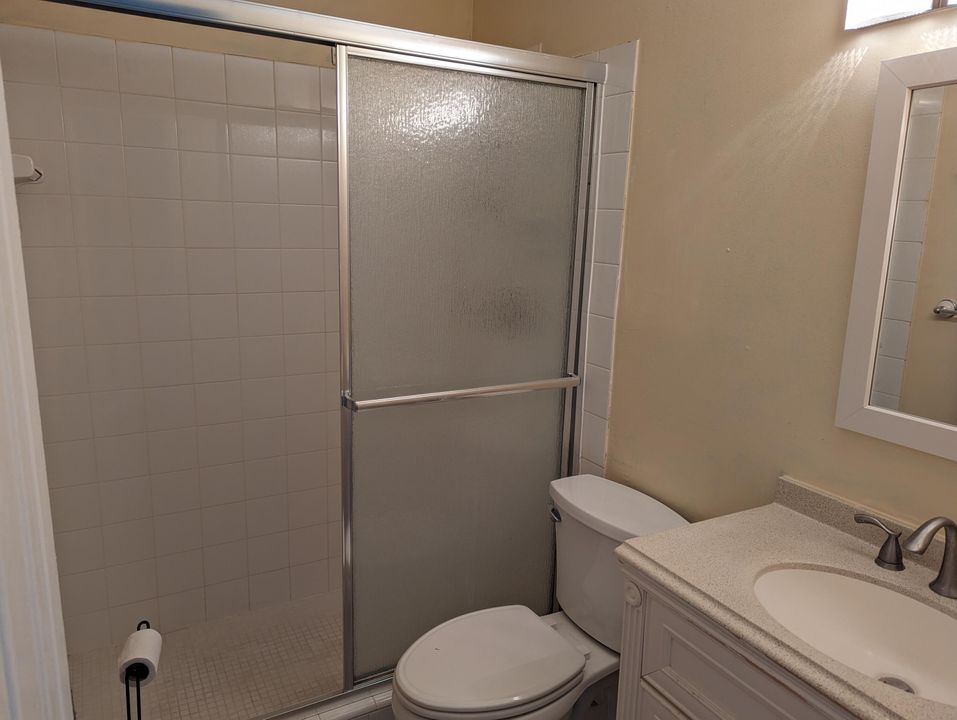 For Sale: $110,900 (1 beds, 1 baths, 630 Square Feet)