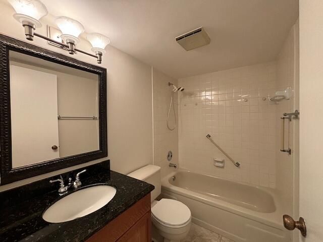For Sale: $110,000 (1 beds, 2 baths, 912 Square Feet)