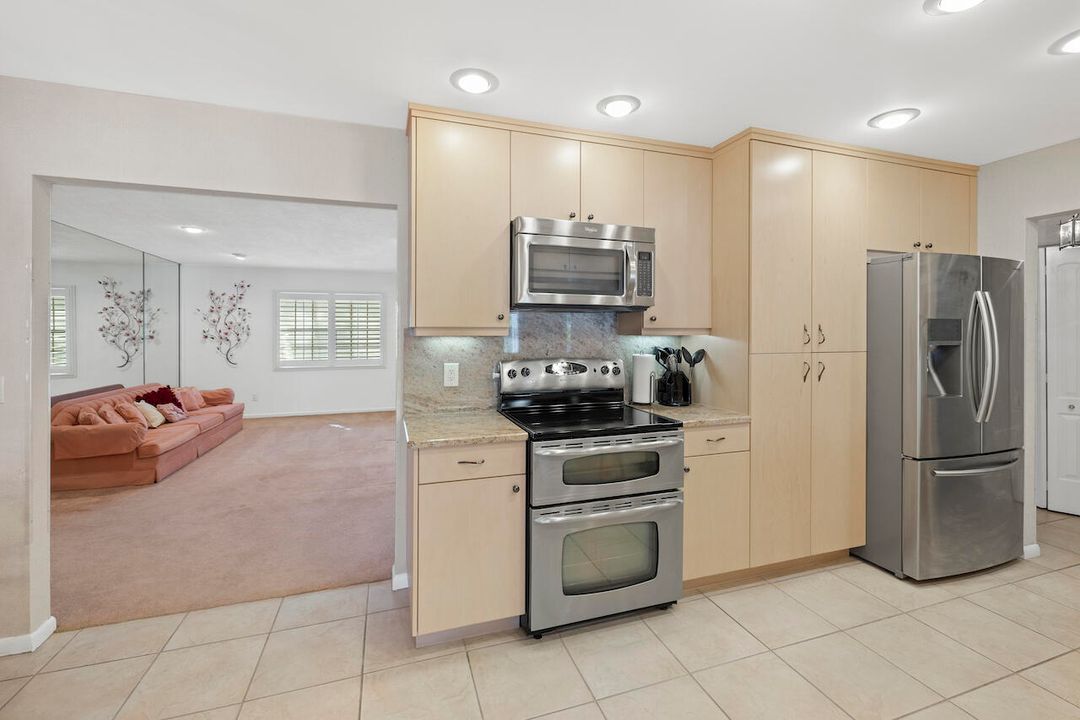 Active With Contract: $385,000 (4 beds, 2 baths, 2657 Square Feet)