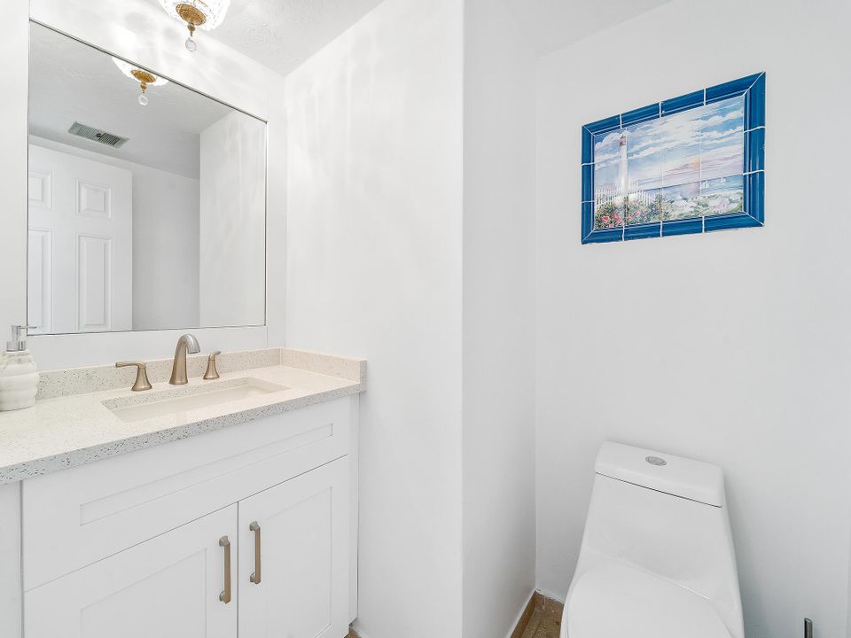 Active With Contract: $890,000 (1 beds, 1 baths, 1066 Square Feet)