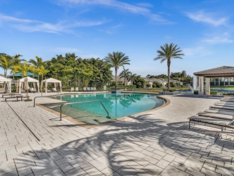Active With Contract: $3,200,000 (6 beds, 5 baths, 4918 Square Feet)
