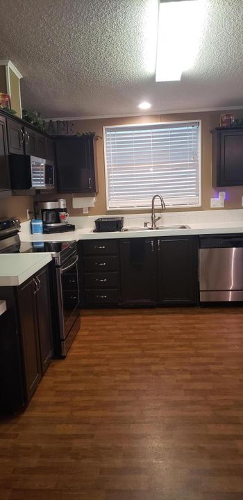 Active With Contract: $2,200 (3 beds, 2 baths, 1512 Square Feet)