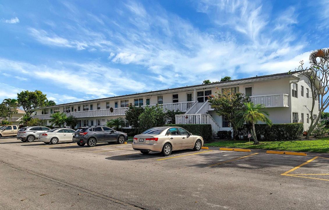 Recently Sold: $135,000 (1 beds, 1 baths, 684 Square Feet)