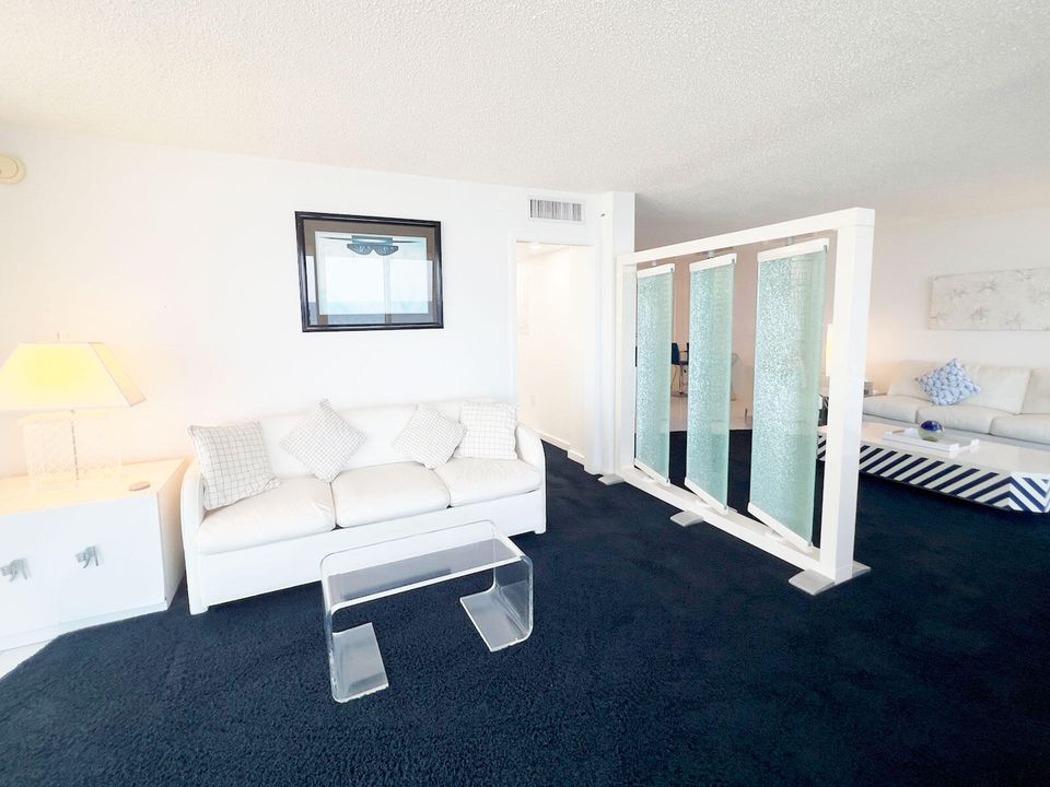 Active With Contract: $12,000 (2 beds, 2 baths, 1592 Square Feet)