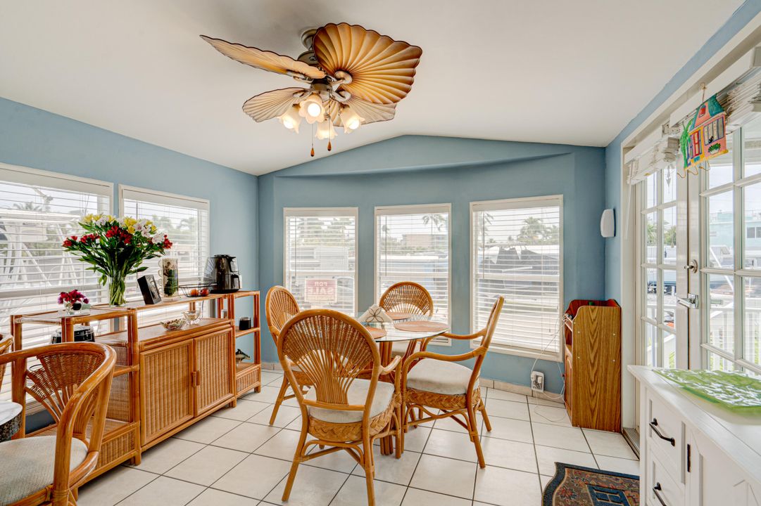 For Sale: $499,000 (2 beds, 1 baths, 778 Square Feet)