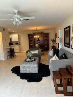 Active With Contract: $254,000 (2 beds, 2 baths, 1117 Square Feet)