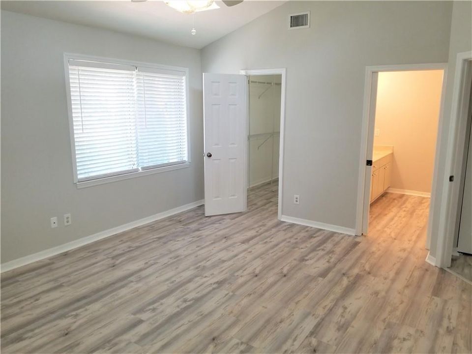 For Sale: $379,900 (2 beds, 2 baths, 1500 Square Feet)