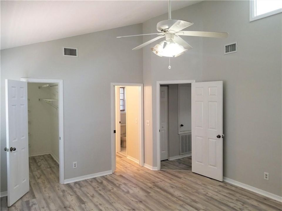 For Sale: $379,900 (2 beds, 2 baths, 1500 Square Feet)