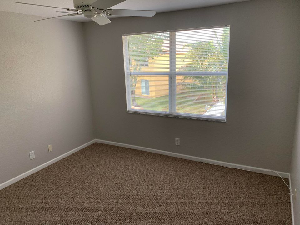 Active With Contract: $2,800 (3 beds, 2 baths, 1671 Square Feet)