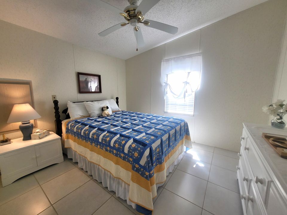 For Sale: $205,000 (2 beds, 2 baths, 1038 Square Feet)