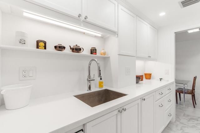 Active With Contract: $3,800 (2 beds, 2 baths, 1243 Square Feet)