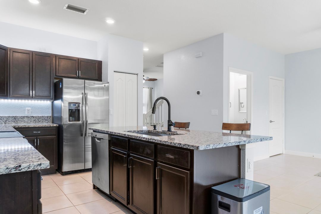 For Sale: $319,500 (3 beds, 2 baths, 1957 Square Feet)