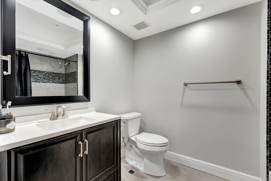 Active With Contract: $334,900 (2 beds, 2 baths, 1091 Square Feet)