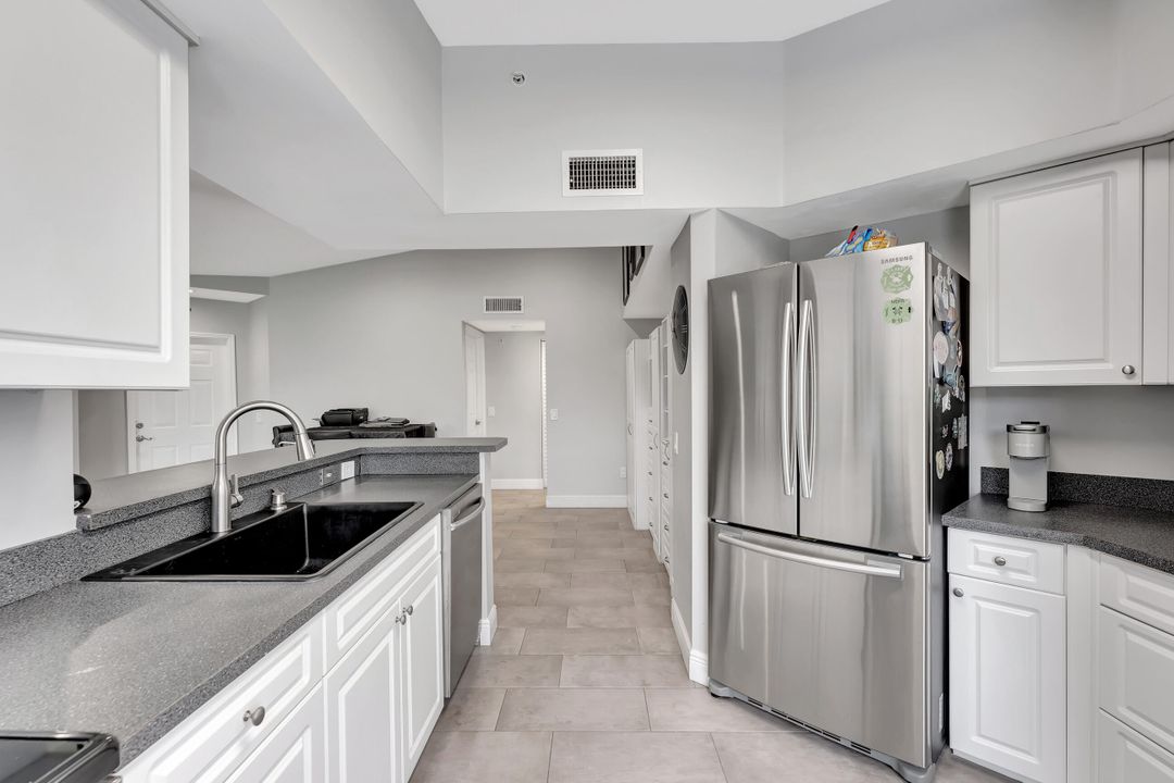 Active With Contract: $334,900 (2 beds, 2 baths, 1091 Square Feet)