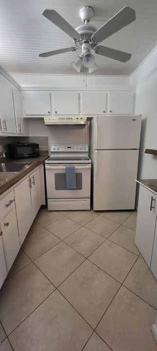 For Sale: $109,000 (1 beds, 1 baths, 615 Square Feet)