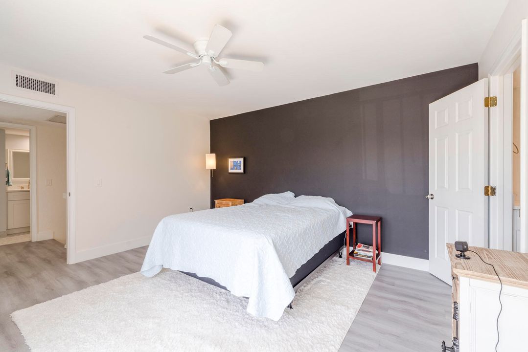 Active With Contract: $2,500 (2 beds, 2 baths, 1325 Square Feet)