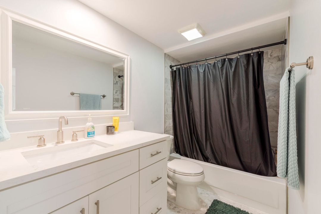 Active With Contract: $2,500 (2 beds, 2 baths, 1325 Square Feet)