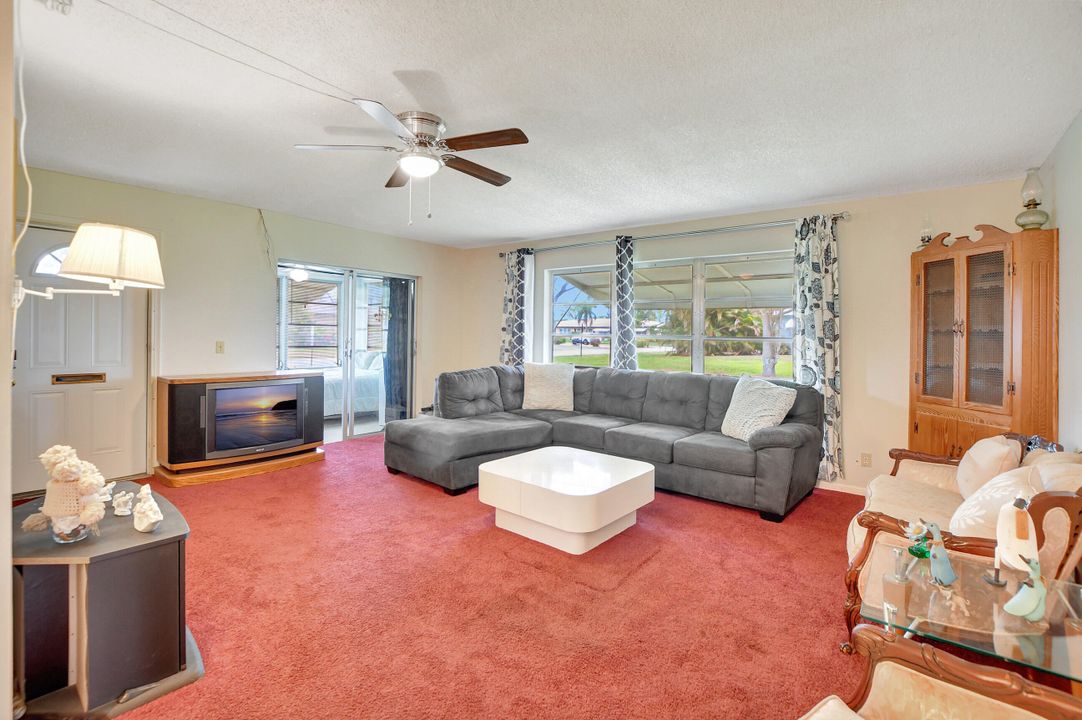 Active With Contract: $165,000 (2 beds, 2 baths, 1175 Square Feet)