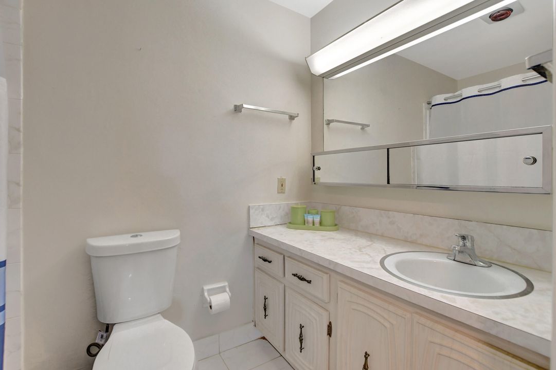 Active With Contract: $165,000 (2 beds, 2 baths, 1175 Square Feet)