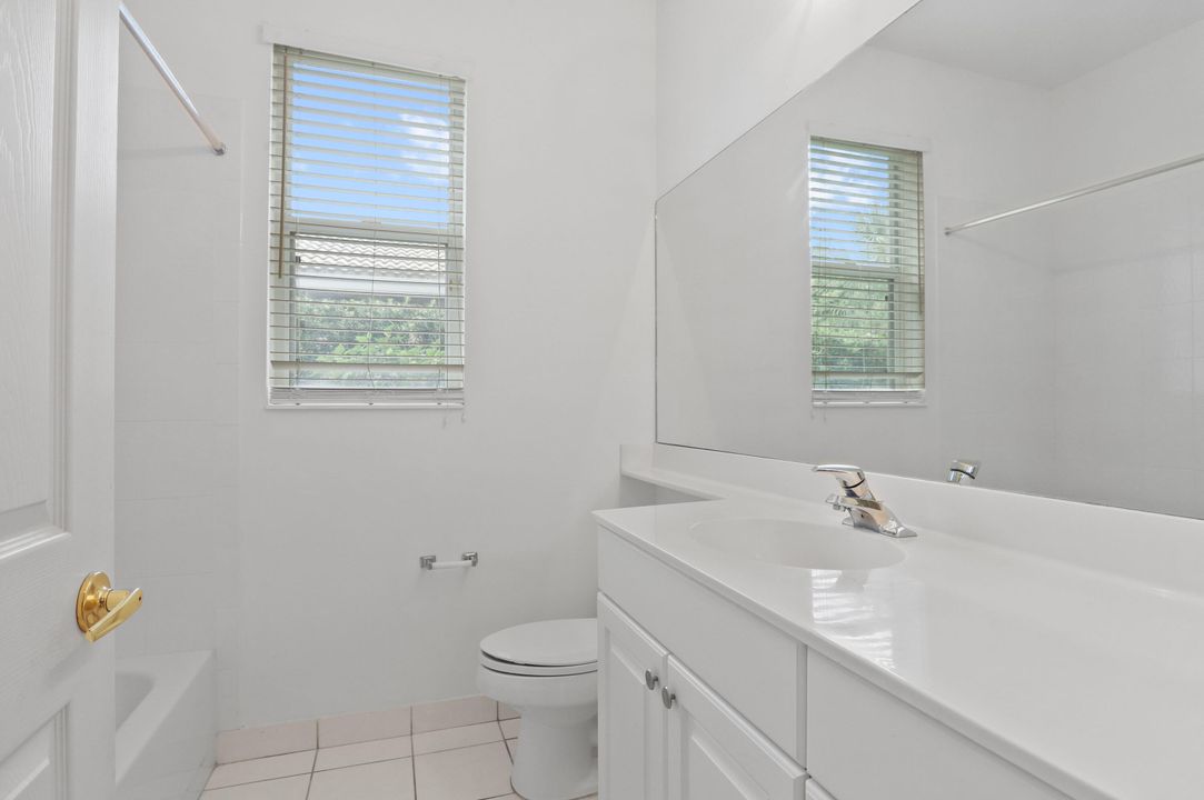 Active With Contract: $420,000 (3 beds, 2 baths, 1984 Square Feet)