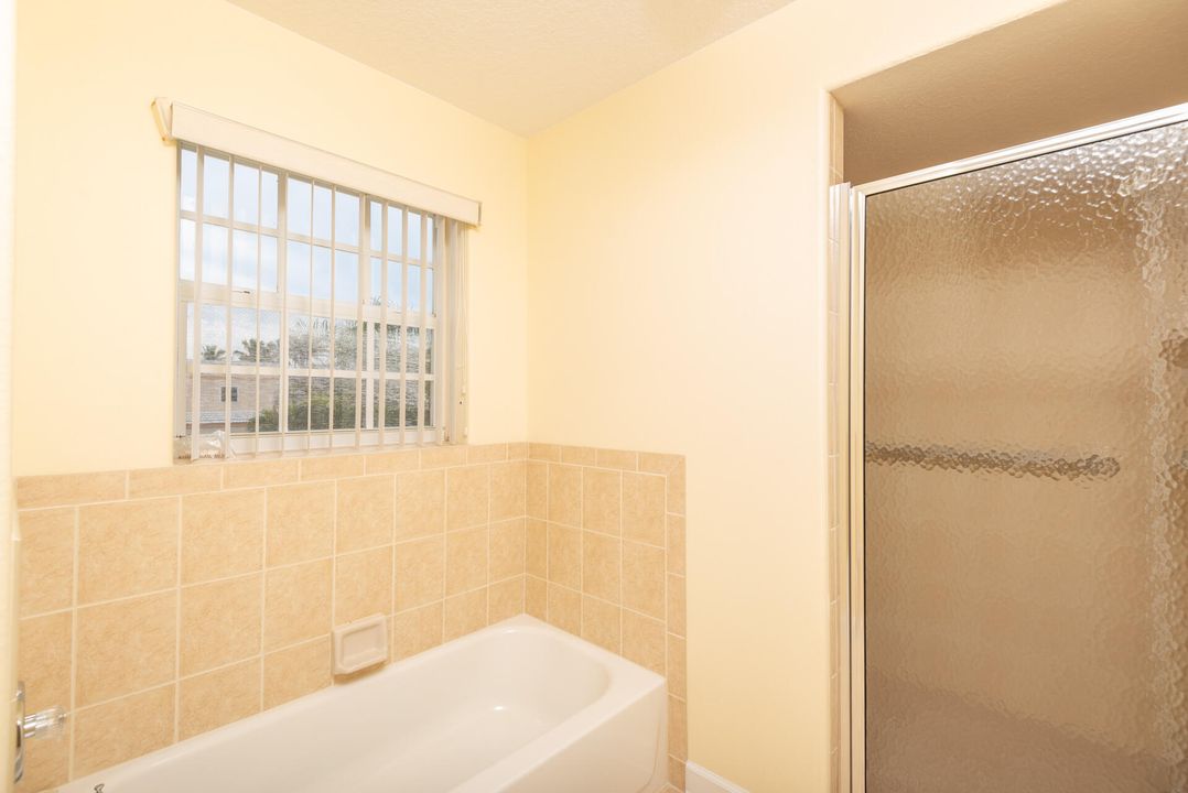 For Sale: $450,000 (2 beds, 2 baths, 1820 Square Feet)