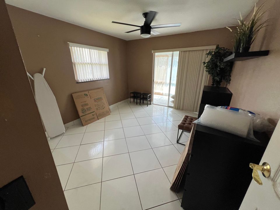 Active With Contract: $119,000 (2 beds, 2 baths, 880 Square Feet)