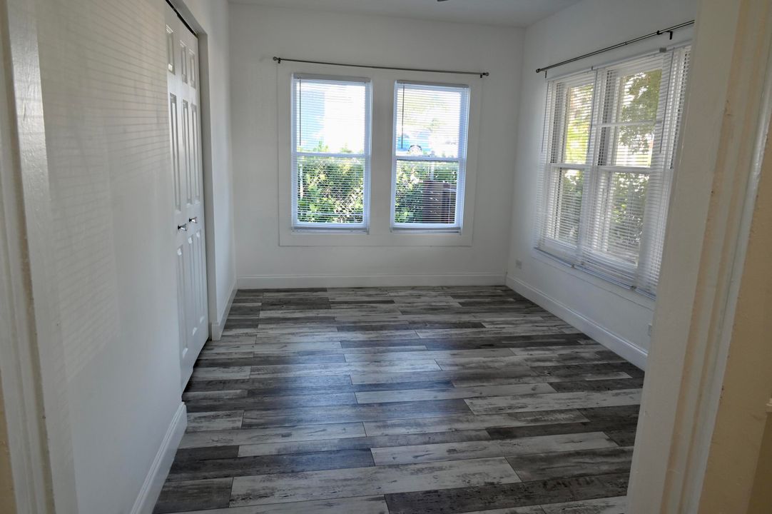 Active With Contract: $2,200 (3 beds, 1 baths, 1036 Square Feet)
