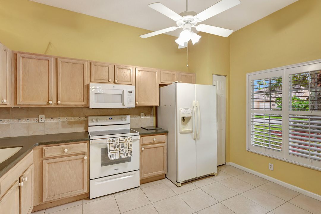 Active With Contract: $375,000 (3 beds, 2 baths, 1458 Square Feet)