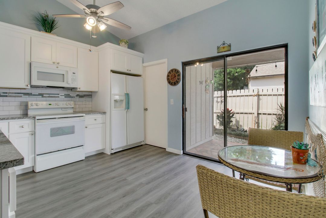 Active With Contract: $368,000 (3 beds, 2 baths, 1314 Square Feet)