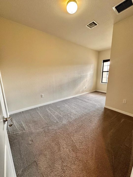 Active With Contract: $2,750 (3 beds, 2 baths, 1612 Square Feet)