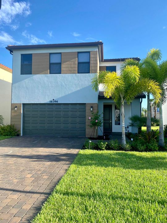 Active With Contract: $3,800 (4 beds, 2 baths, 2155 Square Feet)