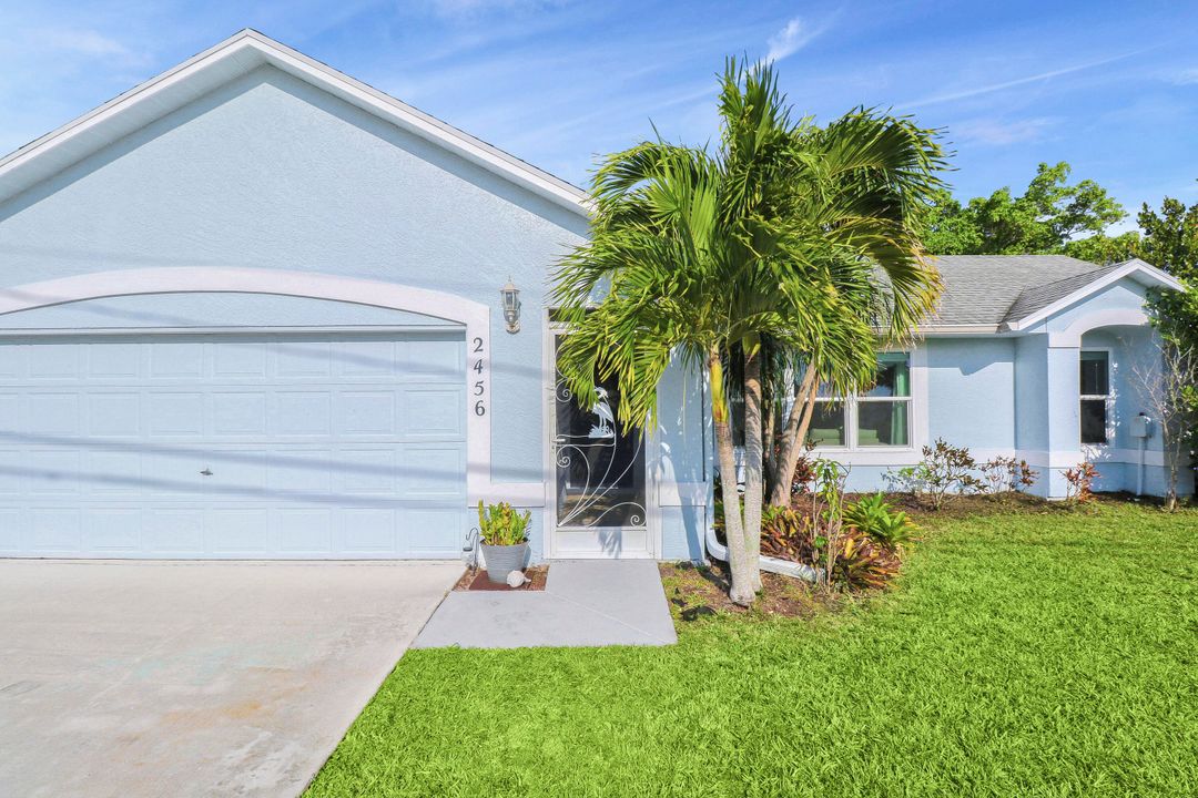 Active With Contract: $369,900 (3 beds, 2 baths, 1483 Square Feet)