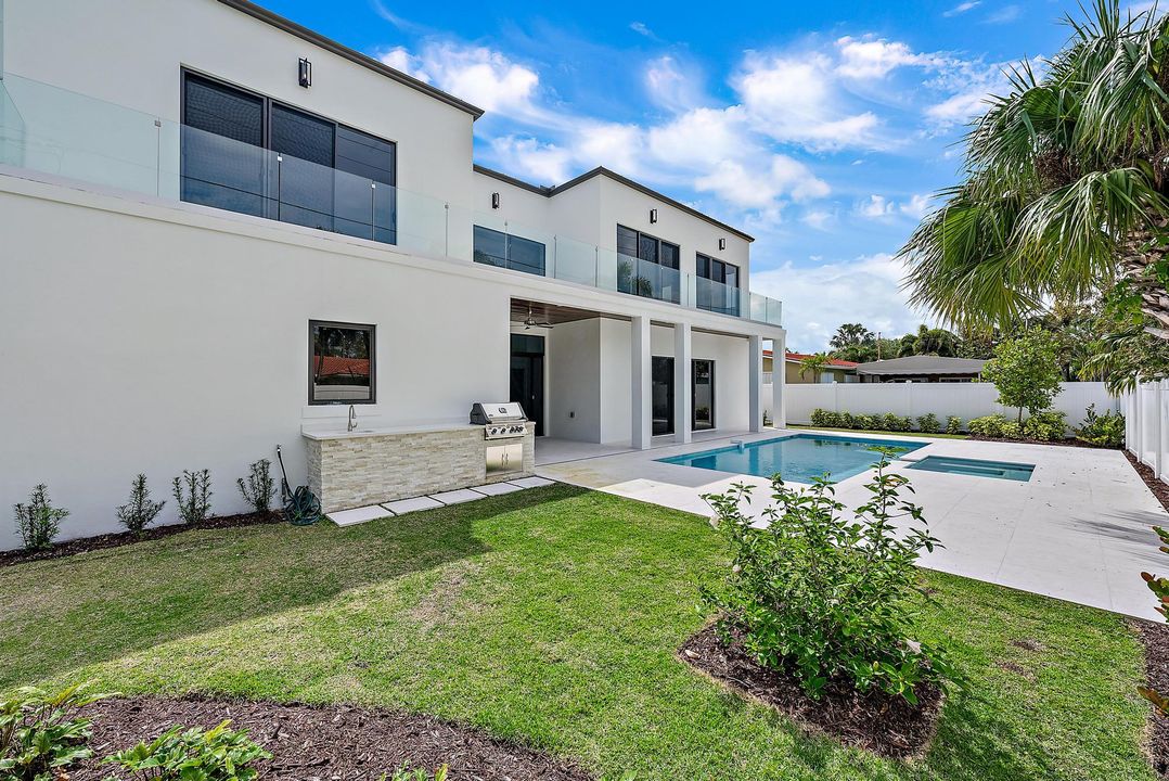 Active With Contract: $3,390,000 (4 beds, 4 baths, 4013 Square Feet)