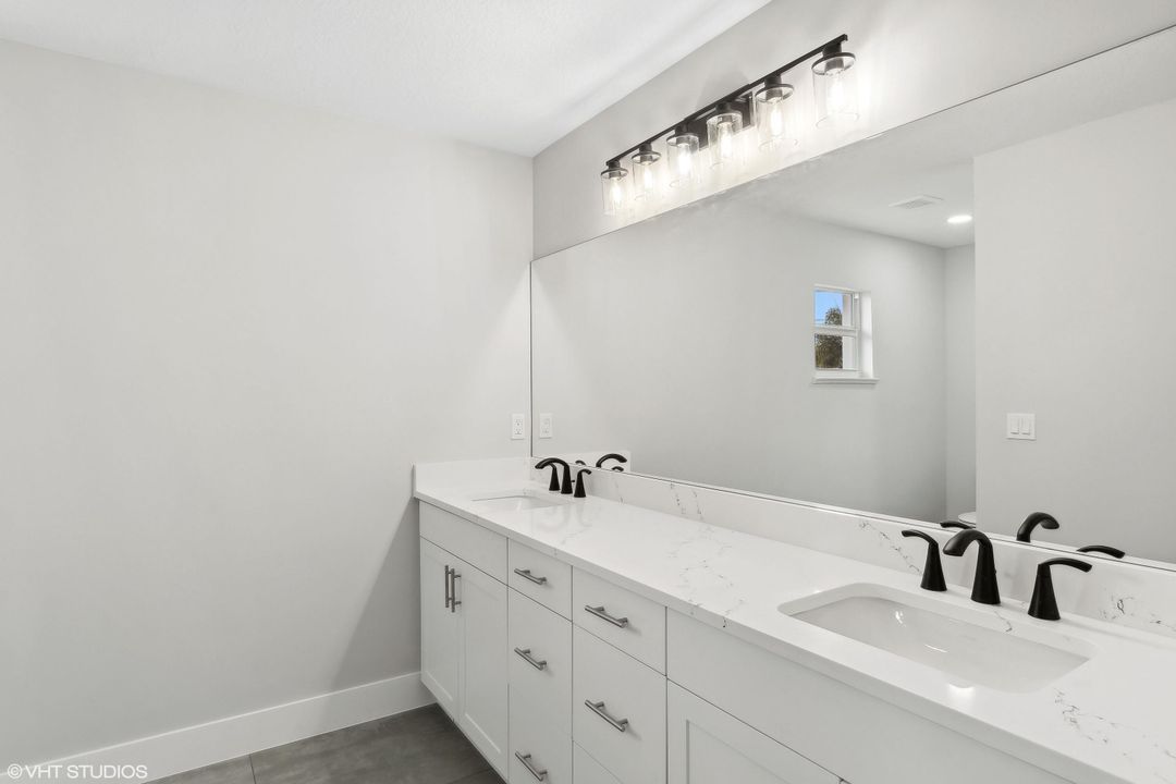 Active With Contract: $488,990 (3 beds, 2 baths, 1668 Square Feet)