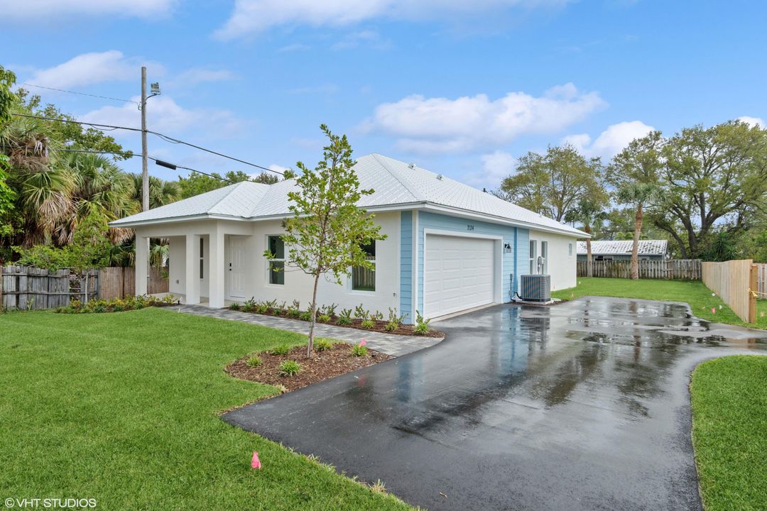 Active With Contract: $488,990 (3 beds, 2 baths, 1668 Square Feet)