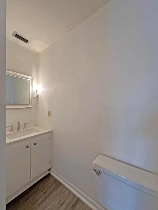 For Rent: $1,550 (2 beds, 2 baths, 1000 Square Feet)