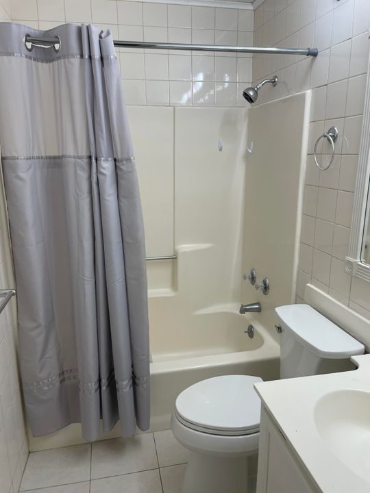 Active With Contract: $1,690 (1 beds, 1 baths, 502 Square Feet)