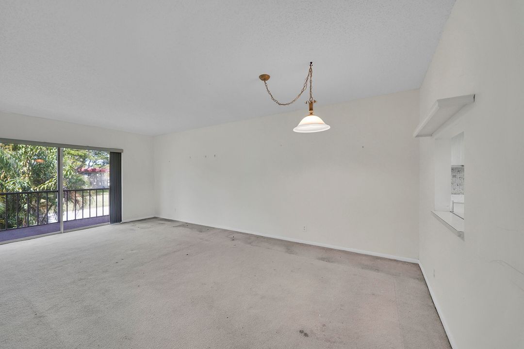 Active With Contract: $89,000 (2 beds, 2 baths, 925 Square Feet)