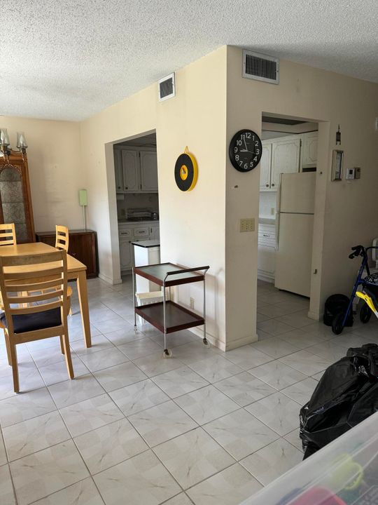 For Sale: $105,000 (1 beds, 1 baths, 810 Square Feet)