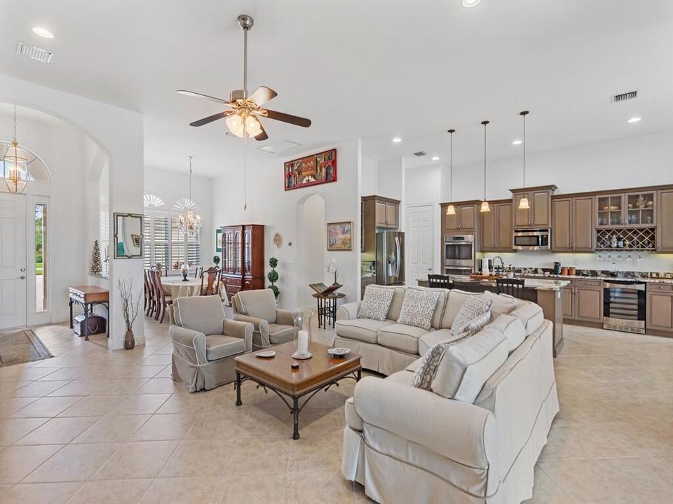 Active With Contract: $699,000 (3 beds, 3 baths, 2558 Square Feet)