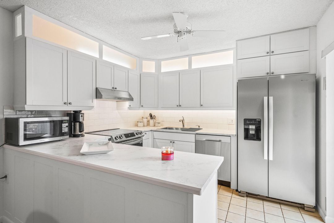 For Sale: $240,000 (2 beds, 2 baths, 1170 Square Feet)